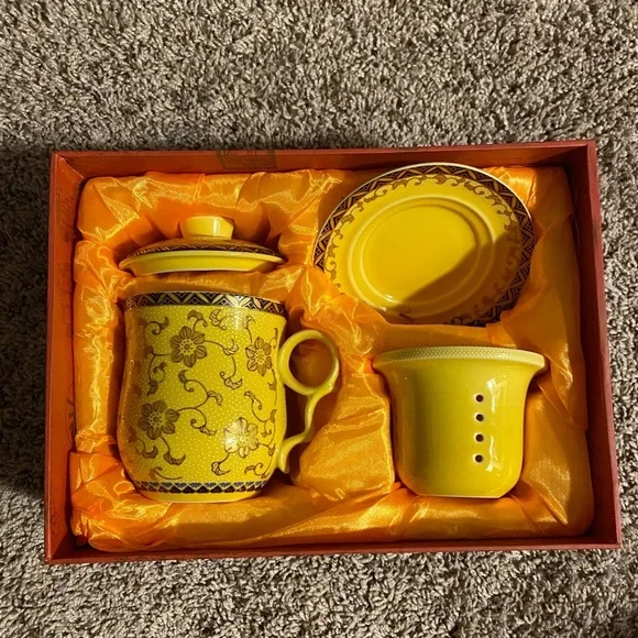 ART MAKE TASTE 4-piece CHINESE PORCELAIN TEA CUP w INFUSER SAUCER LID New in Box - Picture 2 of 16